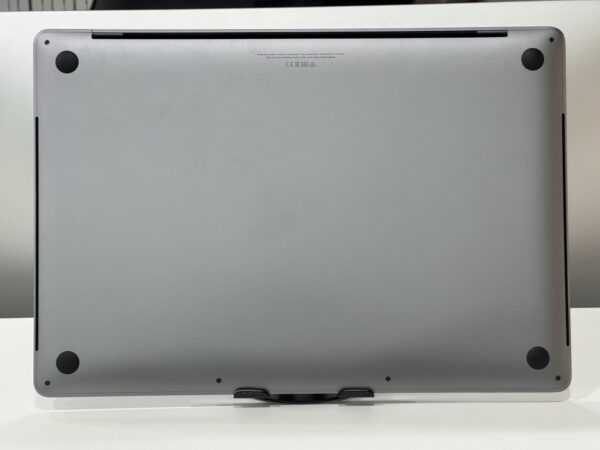 Macbook Pro 2019 - Image 4
