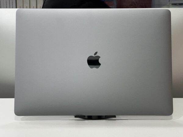 Macbook Pro 2019 - Image 5