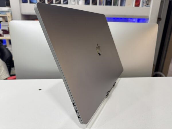 Macbook Pro 2019 - Image 3