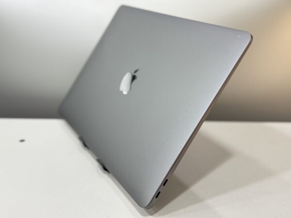 Macbook Air 2018 - Image 2