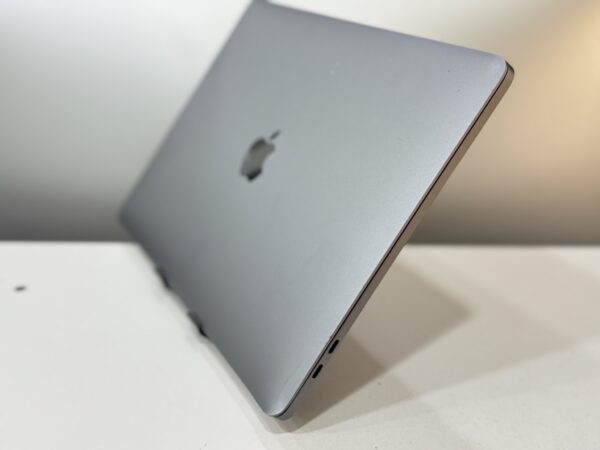 Macbook Pro 2022 - Image 3