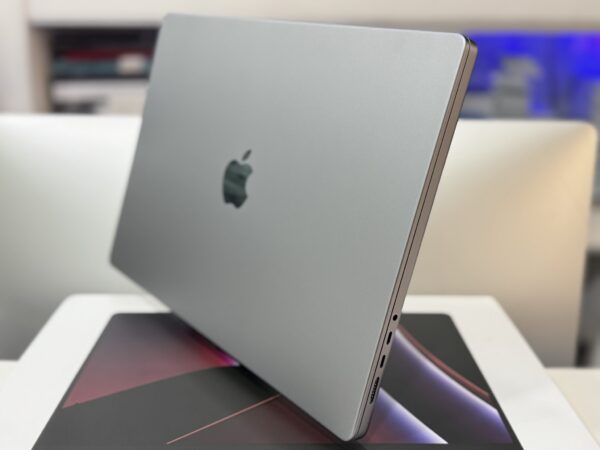 Macbook Pro 2023 - Image 4