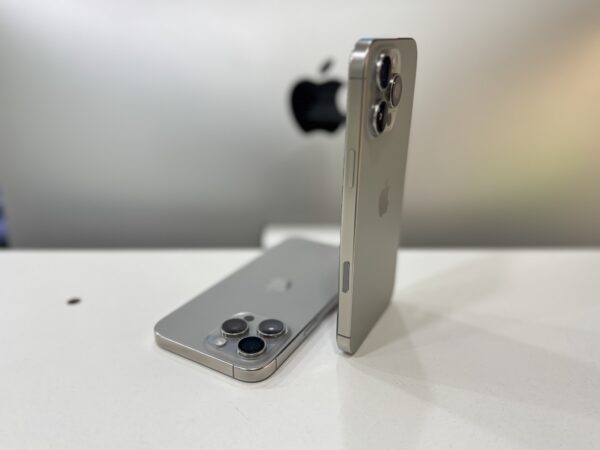 iPhone 16 Pro Max - Image 4