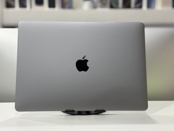 Macbook Pro 2020 - Image 3