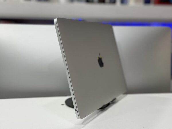 Macbook Pro 2020 M1 - Image 2