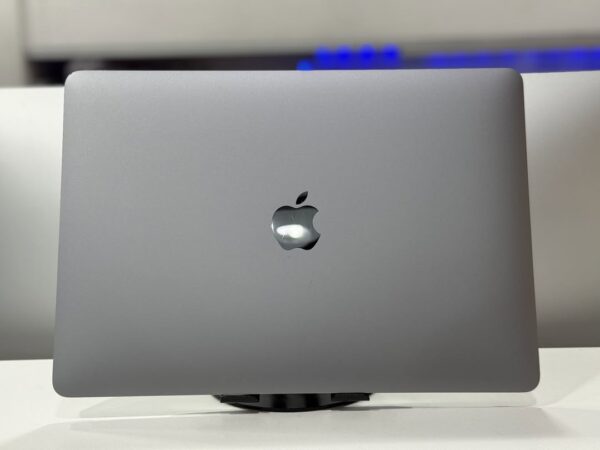 Macbook Air 2020 - Image 4