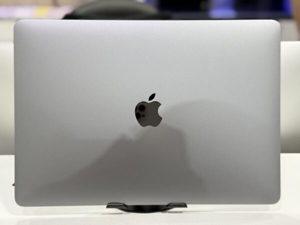 Macbook Pro 2020 - Image 2