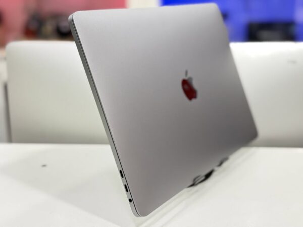 Macbook Pro 2020 - Image 4