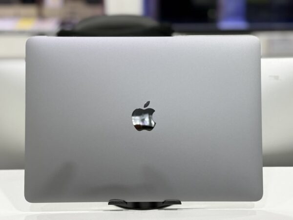 Macbook Pro 2020 - Image 3