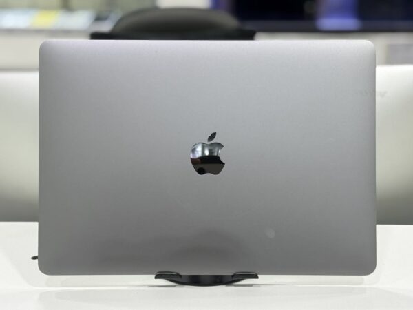 Macbook Pro 2020 - Image 2
