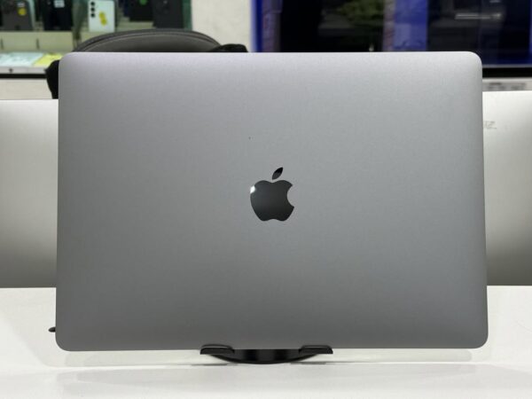 Macbook Pro 2020 - Image 2