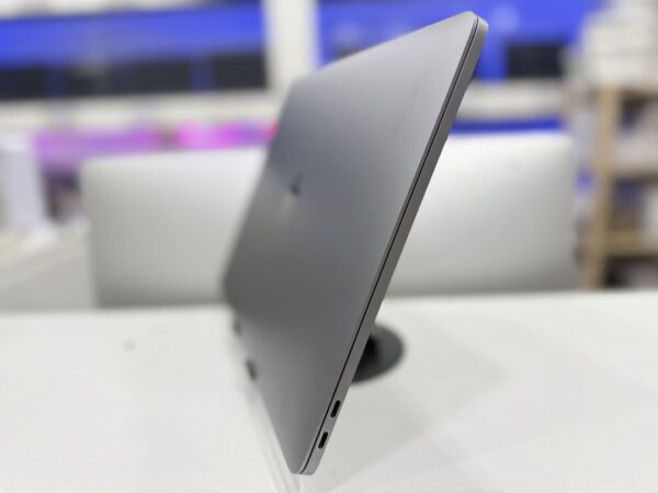 Macbook Pro 2020 - Image 4