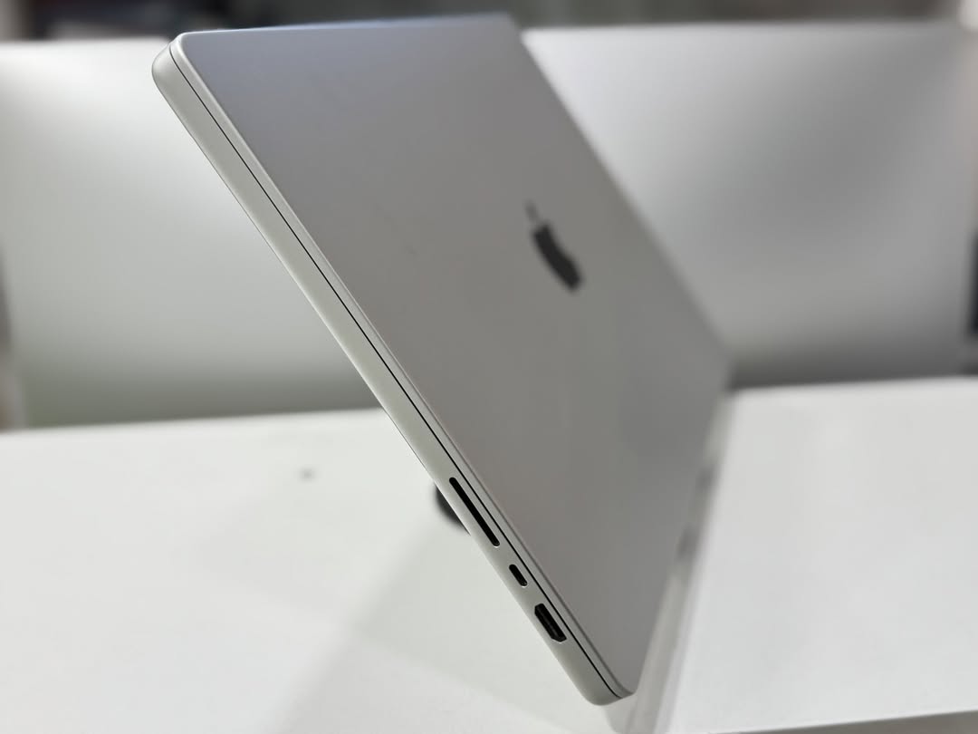 Macbook Pro 2024 - Image 5