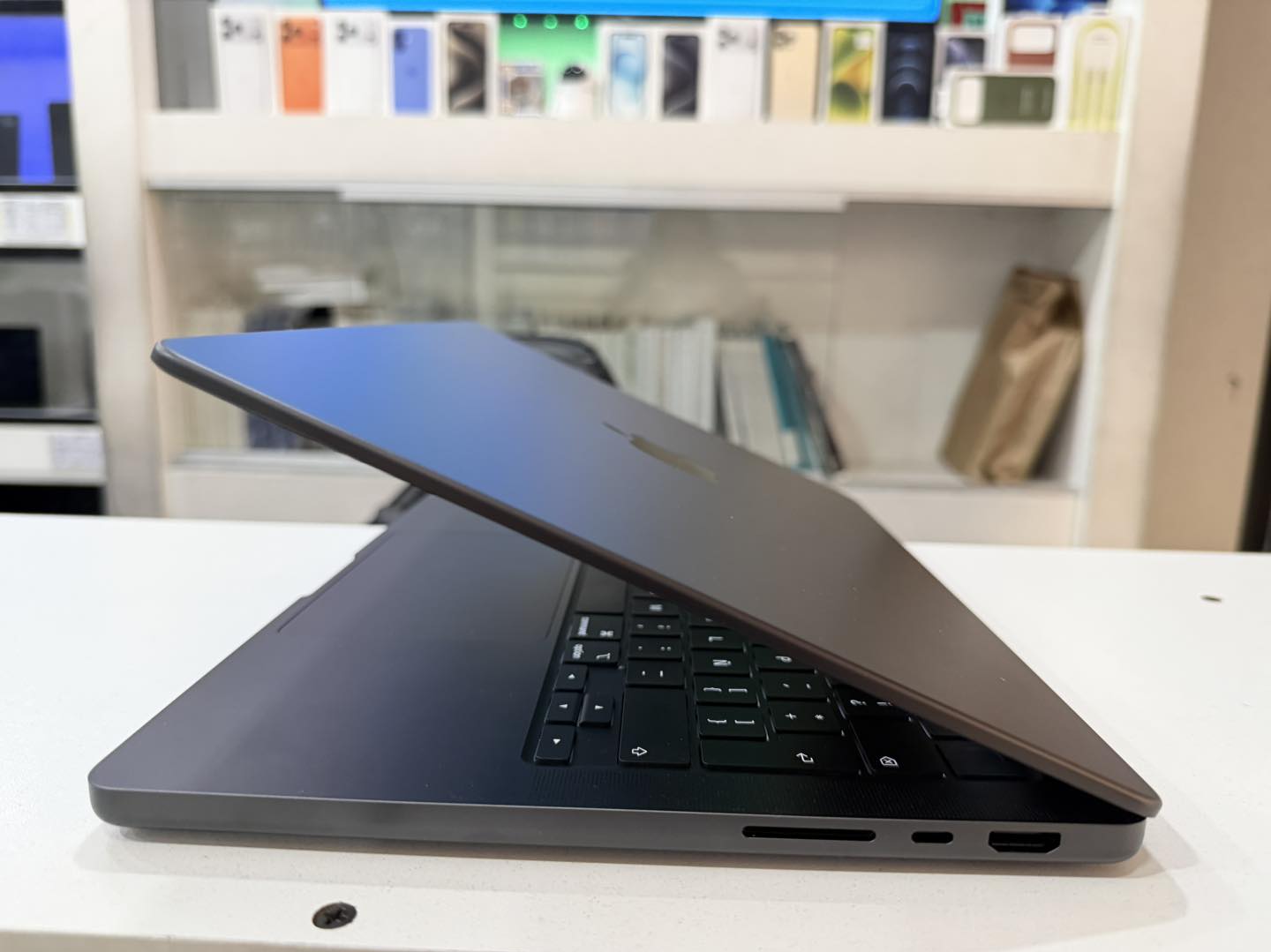 MacBook Pro M5 2026 - Image 2