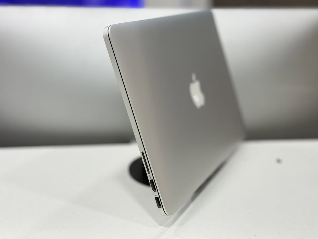 Macbook Pro Retina Early 2015 - Image 3