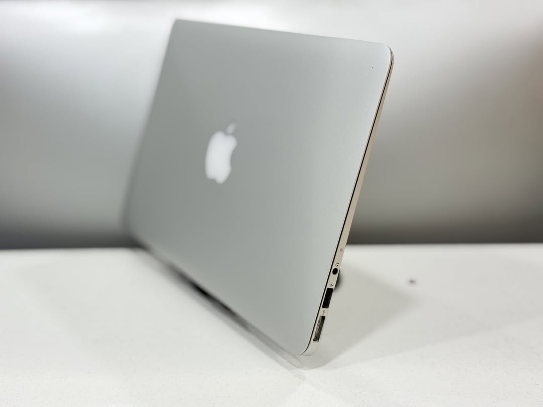 Macbook Air 2012 - Image 2
