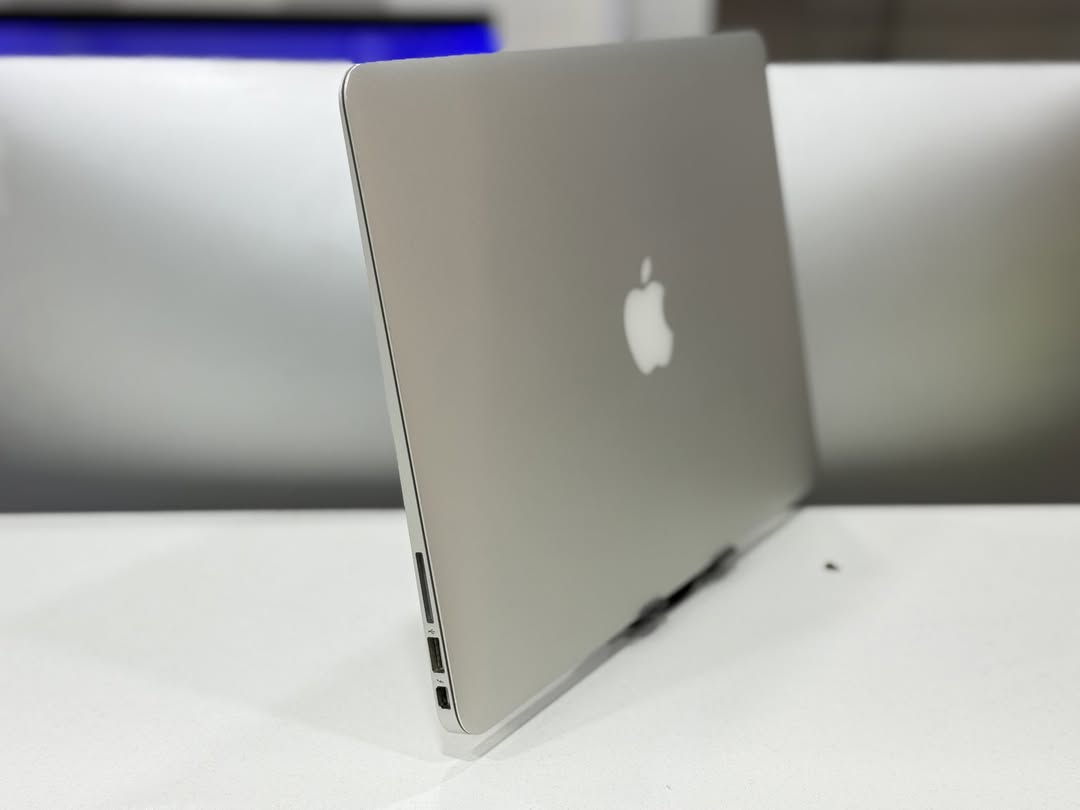 Macbook Air 2015 - Image 2