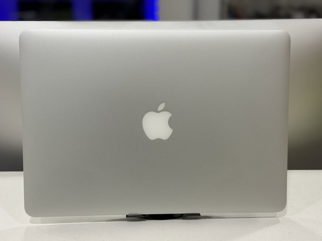 Macbook Air 2015 - Image 3