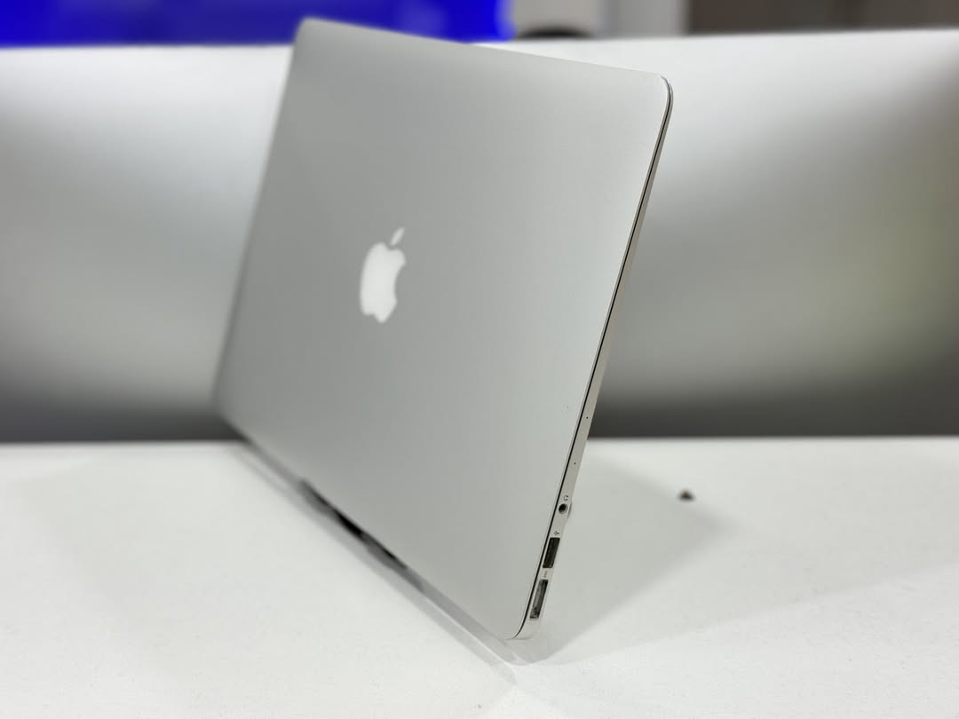 Macbook Air 2015 - Image 4