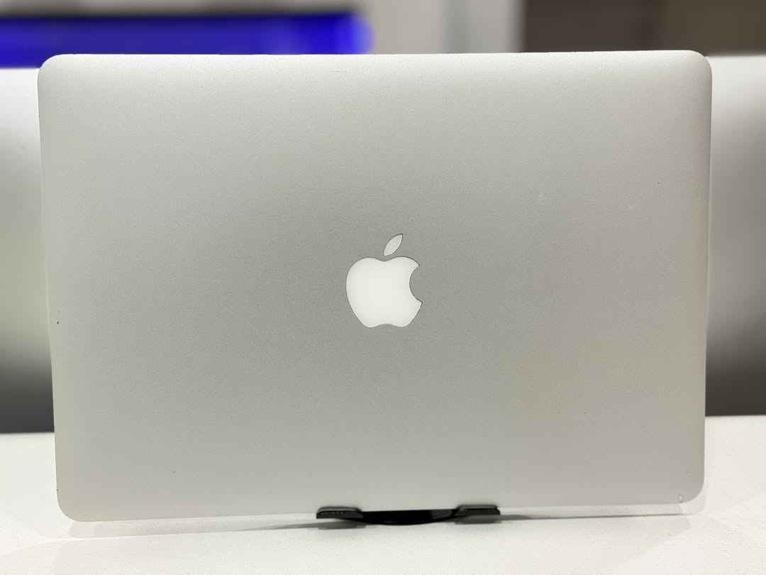 Macbook Air 2015 - Image 3