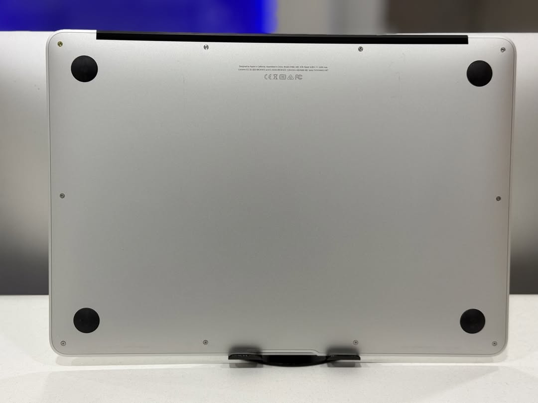 Macbook Air 2017 - Image 2