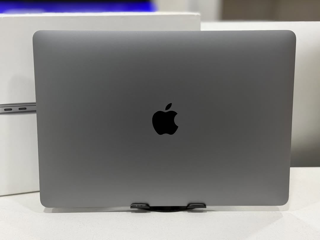 Macbook Air 2020 - Image 5