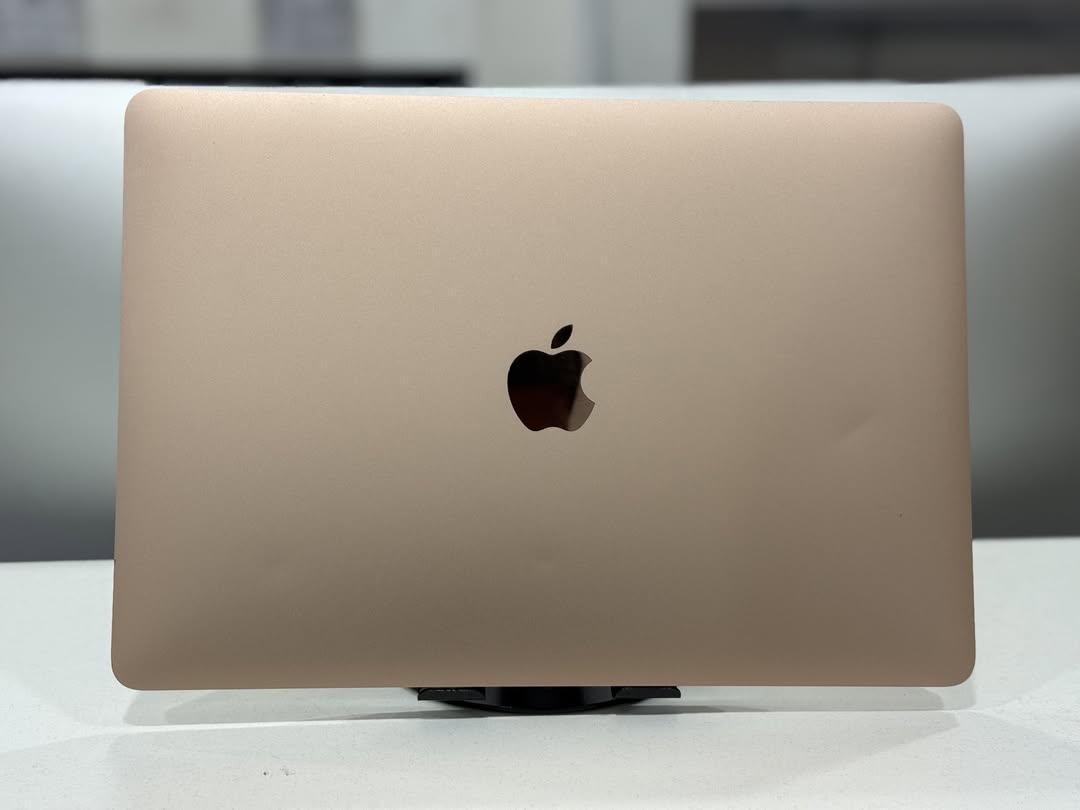 Macbook Air 2020 - Image 4