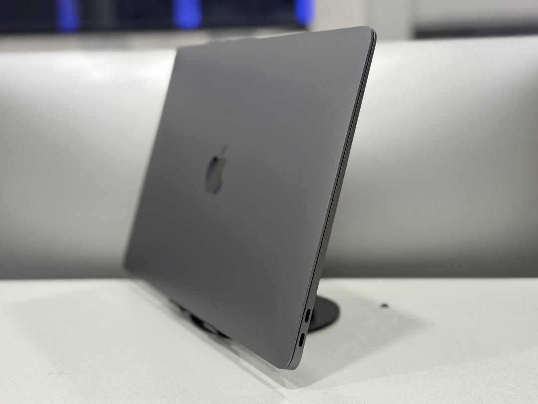 Macbook Air 2020 - Image 5