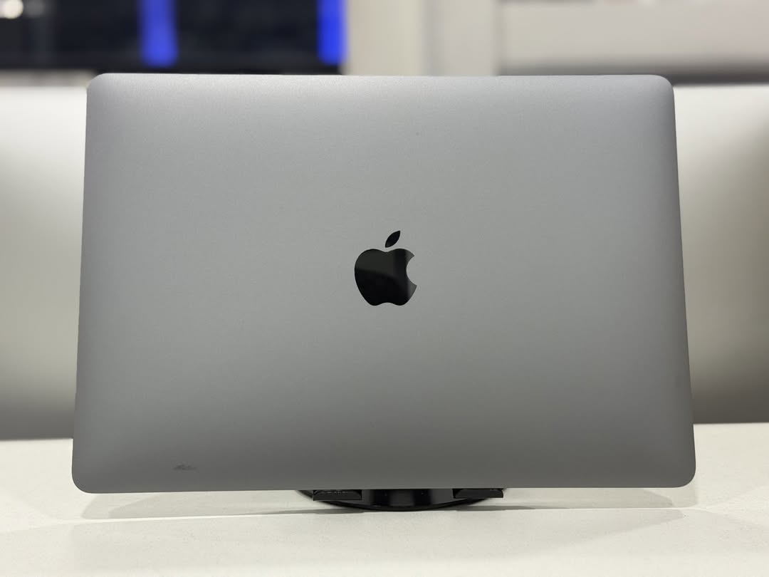 Macbook Air 2020 - Image 3