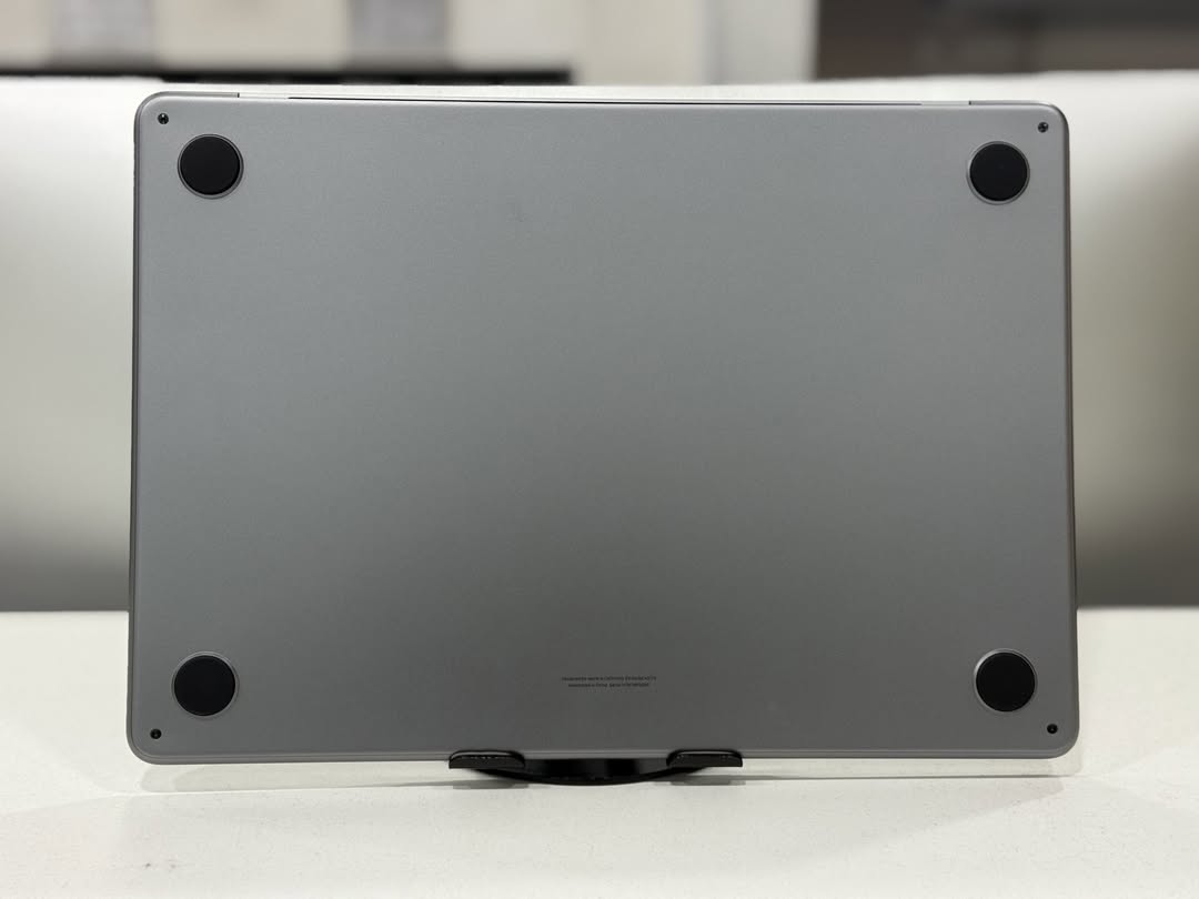 Macbook Air 2024 - Image 2