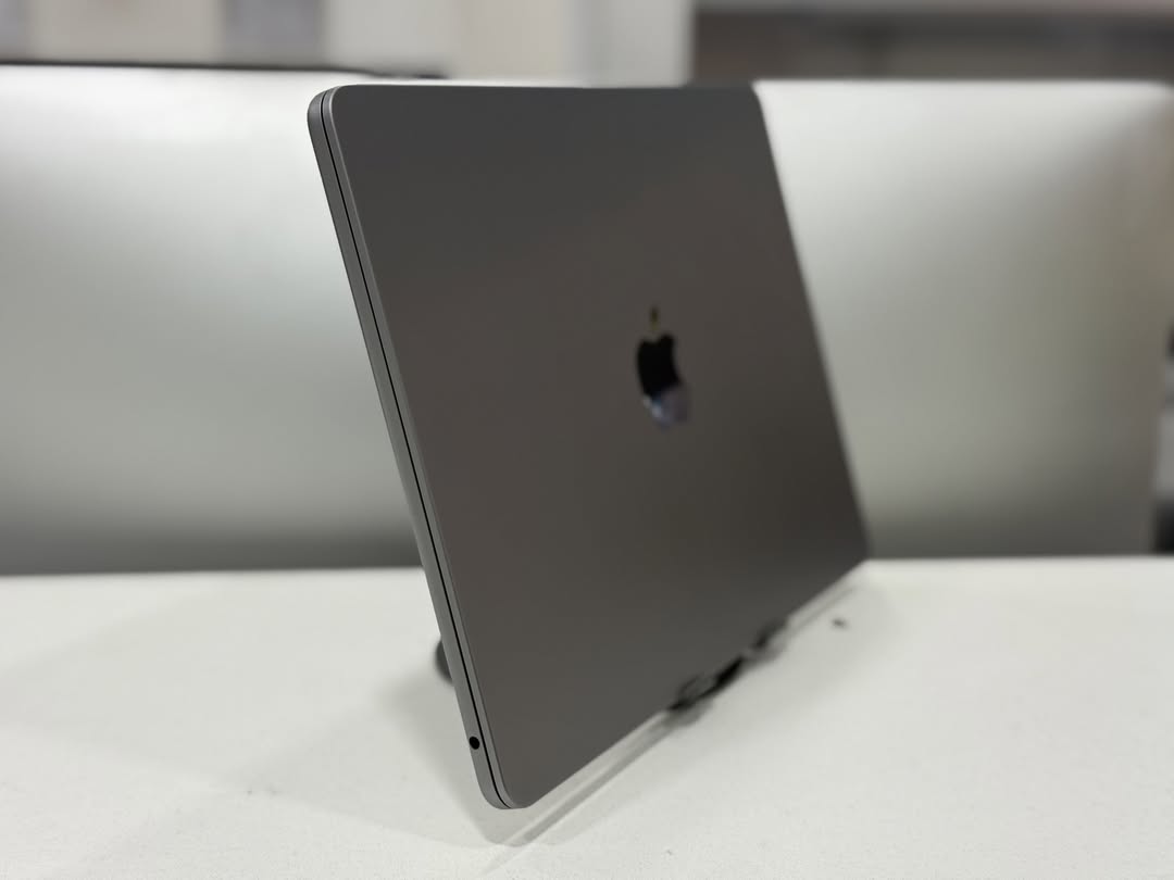 Macbook Air 2024 - Image 4