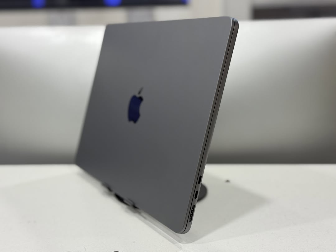 Macbook Air 2024 - Image 5